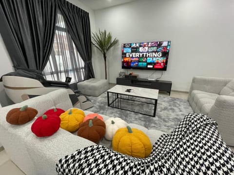 TV and multimedia, Living room, Seating area