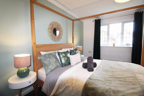 Shower, Bed, Bedroom