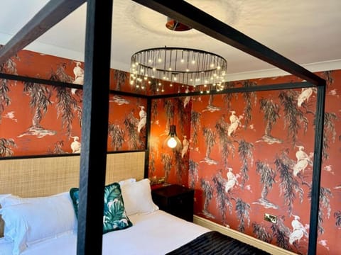 Secret Garden Estate - Leyburn House in England