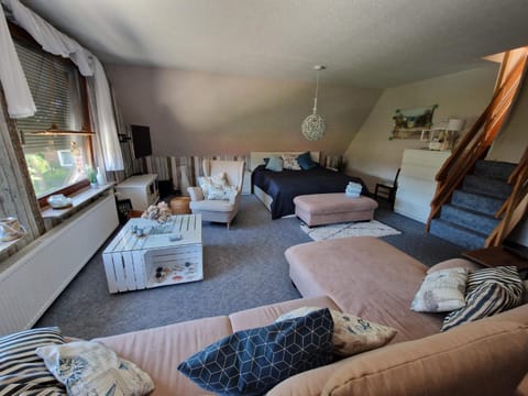 Living room, Photo of the whole room