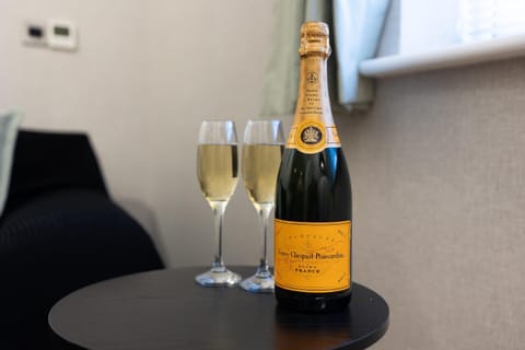 Communal lounge/ TV room, TV and multimedia, Living room, Lounge or bar