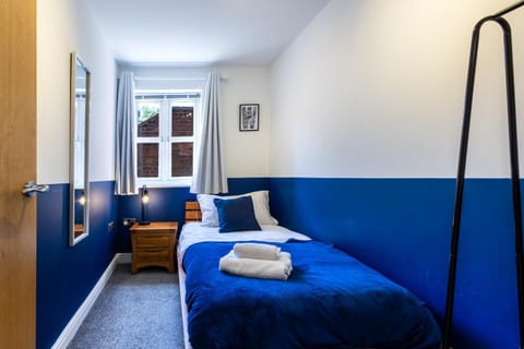 Bed, Bedroom, hair dryier, wardrobe, air conditioner, air conditioner