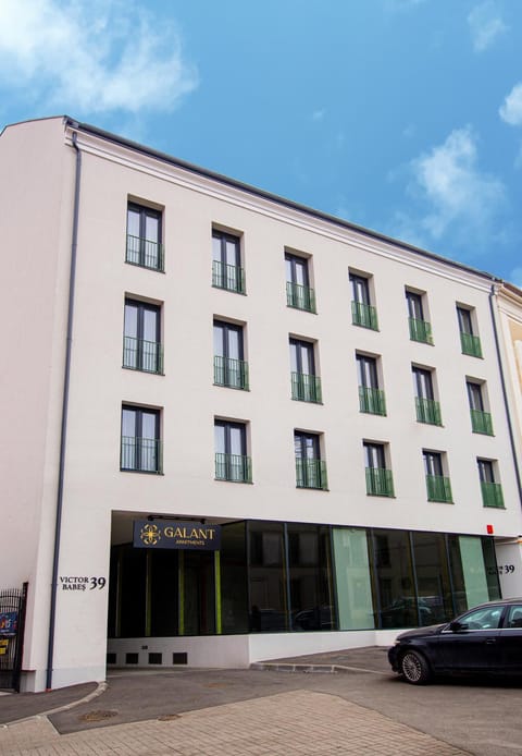 Property building, Day