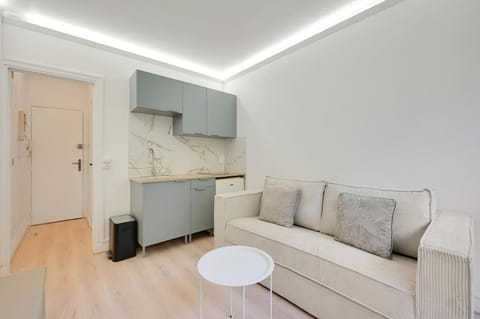 Kitchen or kitchenette, Living room, Seating area