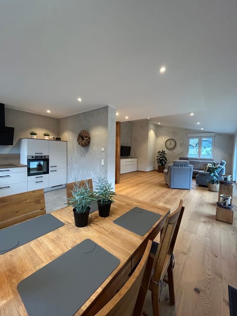 Property building, Kitchen or kitchenette, Living room