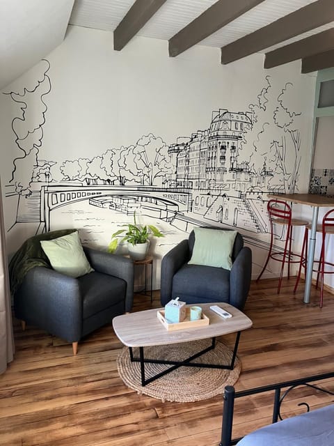 Living room, Seating area