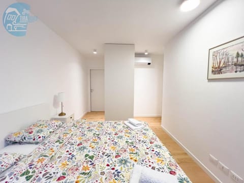 Blue Life 1b Tirabora Short Rent Apartment in Trieste