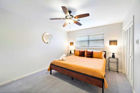 Relax and Play 3BR Retreat w Sunroom House in Baytown