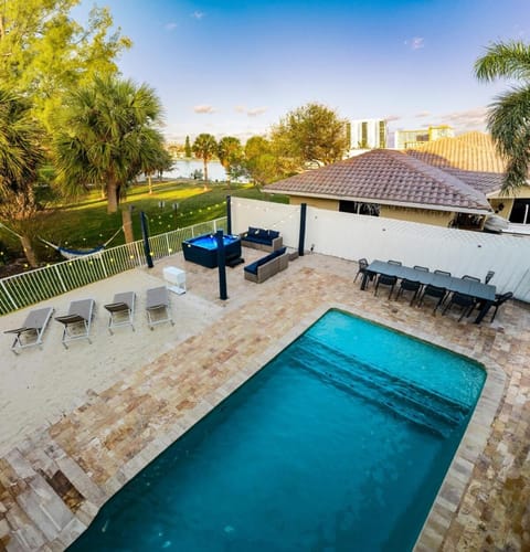 Beachfront Oasis w Htd Pool Cinema Game-Room Tiki Villa in Pompano Beach