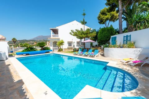 Pool view, Swimming pool, sunbed
