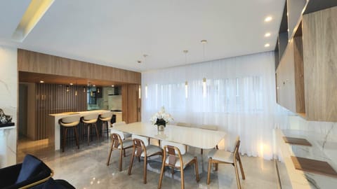 Luxúria in Copacabana Apartment in Rio de Janeiro