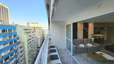 Luxúria in Copacabana Apartment in Rio de Janeiro