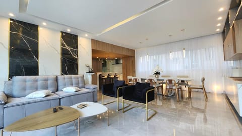 Luxúria in Copacabana Apartment in Rio de Janeiro