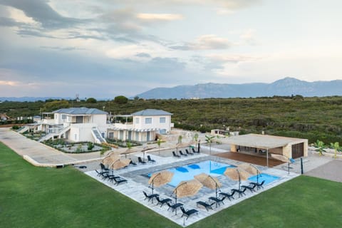 Property building, Mountain view, Swimming pool