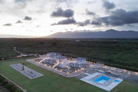 Property building, Natural landscape, Bird's eye view, Mountain view, Pool view, Swimming pool