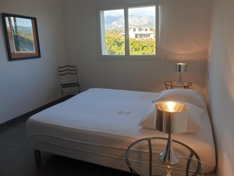 Maison au calme avec vue magnifique Villa in Sari-Solenzara