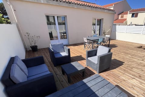 Patio, Living room, Dining area