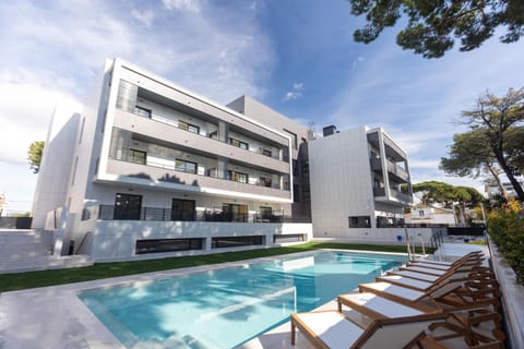 Property building, Swimming pool
