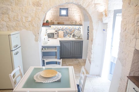 Dining area, Entertainment, heating, heating, internet, air conditioner, air conditioner