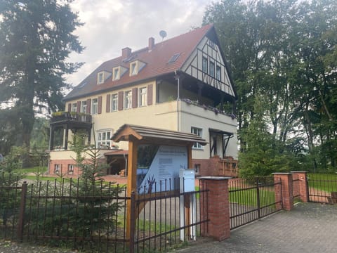 Pension zum Zenshaus kleine Auszeit Bed and Breakfast in Lychen