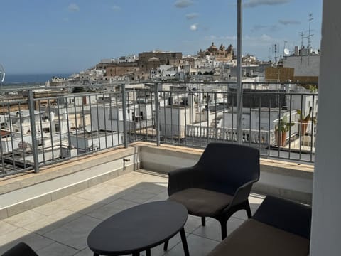 Property building, Natural landscape, View (from property/room), Balcony/Terrace, City view, Sea view