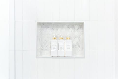 Scandi Chic-mins to KSU, Sleeps 5, wKing, pet friendly House in Kennesaw