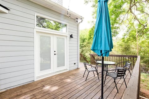 Scandi Chic-mins to KSU, Sleeps 5, wKing, pet friendly House in Kennesaw