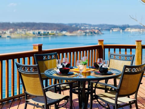 The Overlook at Cedar Point House in Osage Beach