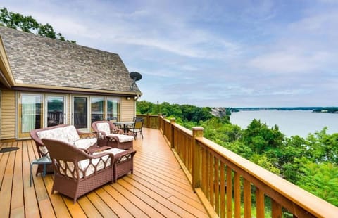 The Overlook at Cedar Point House in Osage Beach