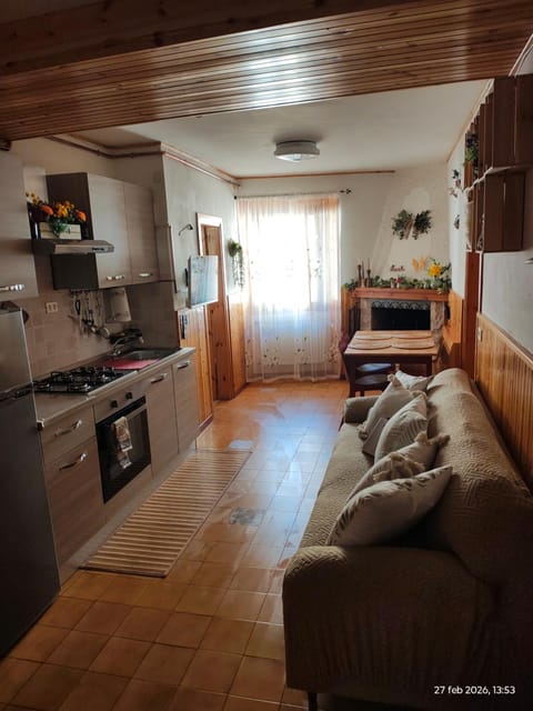 Lounge or bar, kitchen