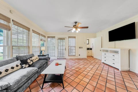 Group Getaway in a Grand Historic Home 15 minutes to Fort Benning Sleeps 10 Villa in Columbus