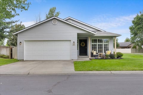 Blue Grass Bungalow House in Coeur dAlene