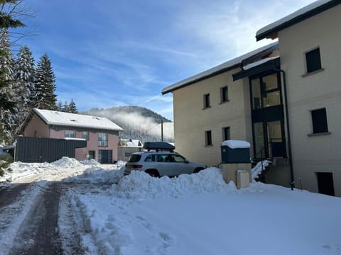 Property building, Mountain view, Parking