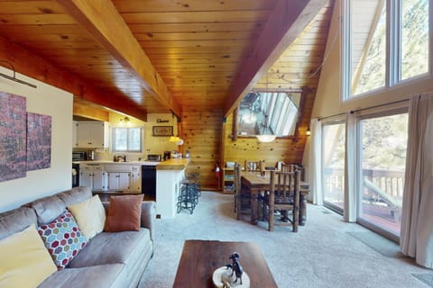Whistle Stop Cabin Cabin in Lake Arrowhead