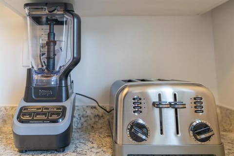 Modern Chic Getaway - Sleeps 11 - Palmwavestays Apartment in Coconut Creek