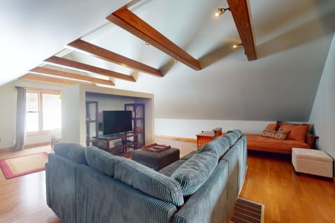 The Loft at Fort Defiance Hotel in Barnard