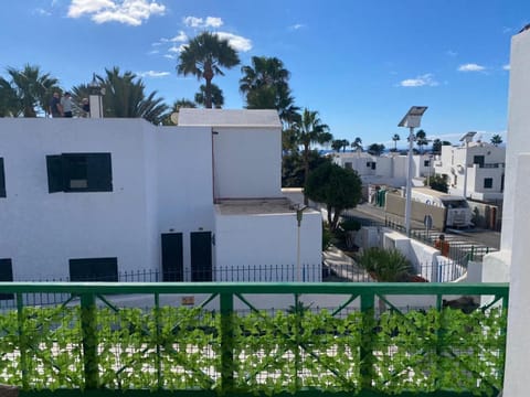 Balcony/Terrace, Street view
