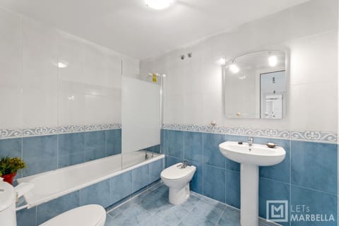 Shower, Toilet, Bathroom, Bath, bidet