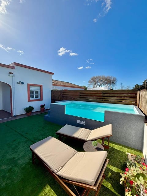Garden view, Swimming pool, sunbed