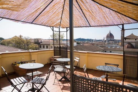Restaurant/places to eat, City view