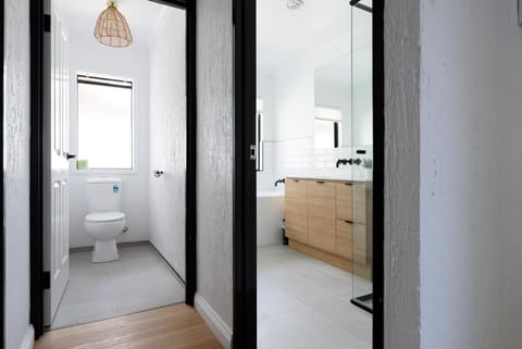 Stylish Family Retreat by Hawley Beach House in Tasmania