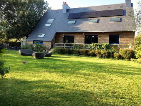 Maison spacieuse à 500m de la plage, idéale pour familles, jardin avec jeux pour enfants - FR-1-639-129 House in Brittany