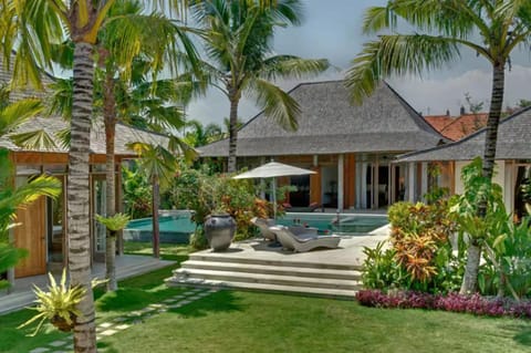 Day, Garden, Garden view, Pool view, Swimming pool, sunbed