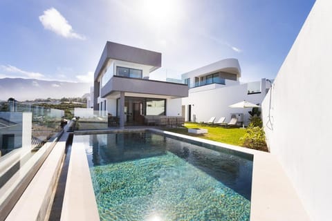 Property building, Swimming pool, Swimming pool