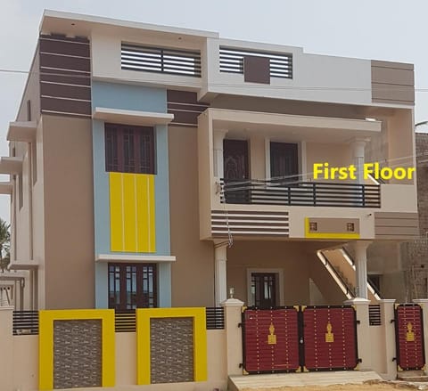 Property building, View (from property/room), Balcony/Terrace