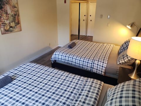 Beverly Hills Studios Apartment in Beverly Hills