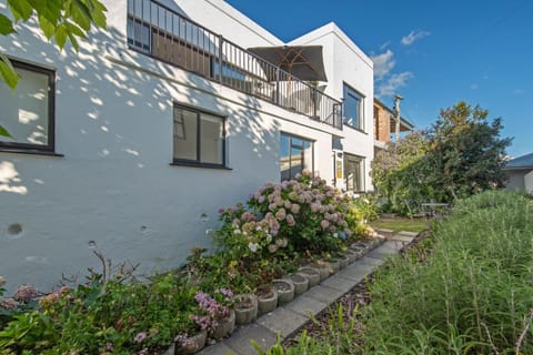 Fun in the Voelklip Sun House in Hermanus