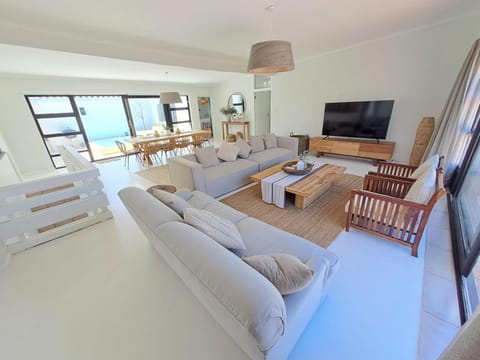 Fun in the Voelklip Sun House in Hermanus