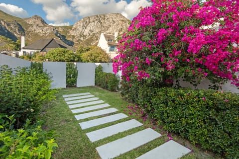 Fun in the Voelklip Sun House in Hermanus