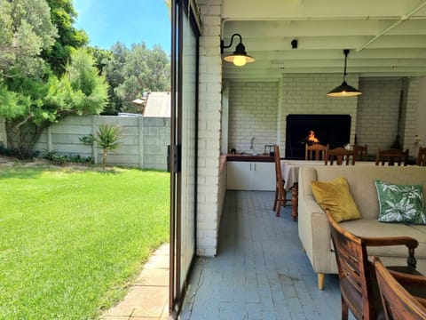 Day, BBQ facilities, BBQ facilities, Garden, Living room, Dining area, Garden view